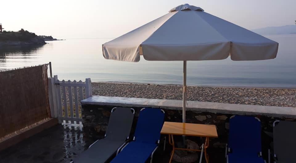 House Kokkalas On The Beach Пиргадикия Екстериор снимка