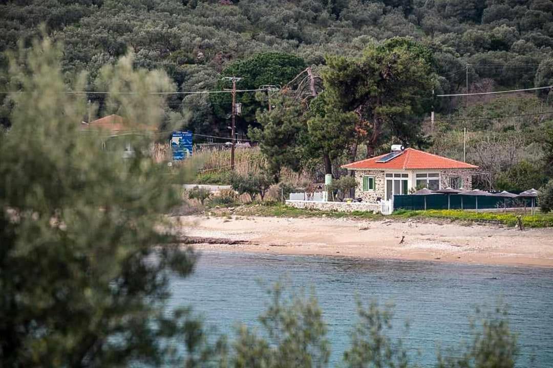 House Kokkalas On The Beach Пиргадикия Екстериор снимка